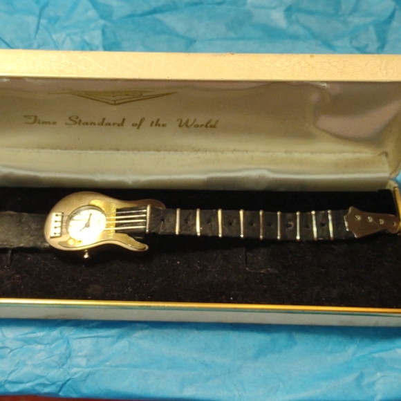 Very old vintage working guitar watch~collectible